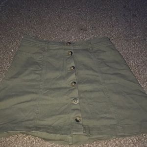 Green buttoned skirt
